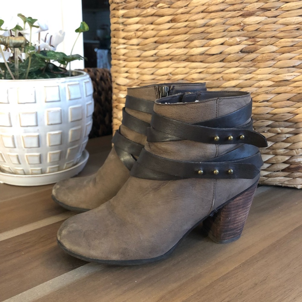 BP Leather Ankle Booties 7 Brown Straps Bronze